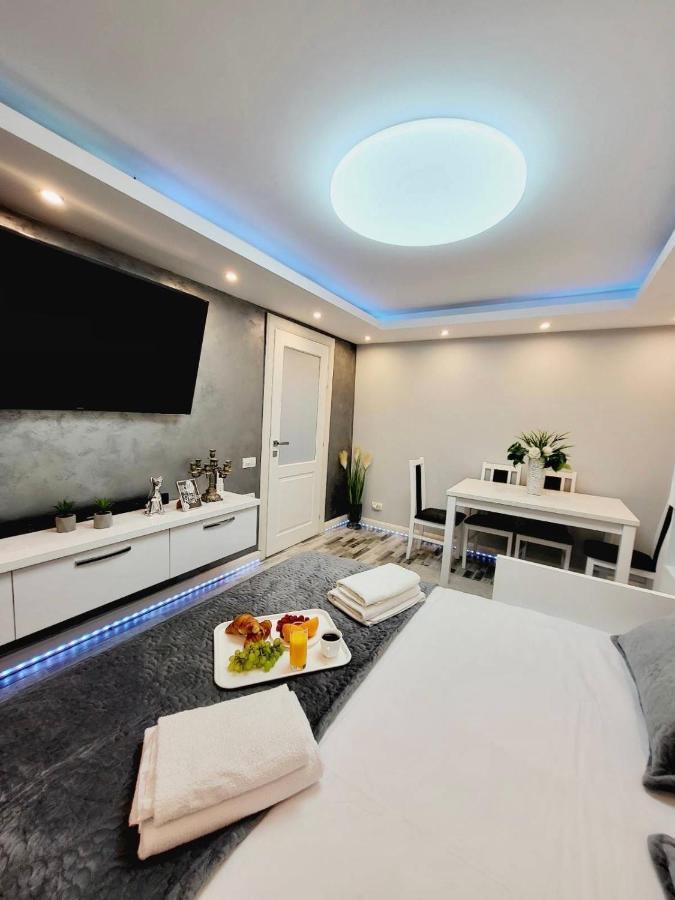 Studio DeLux Giurgiu Esterno foto